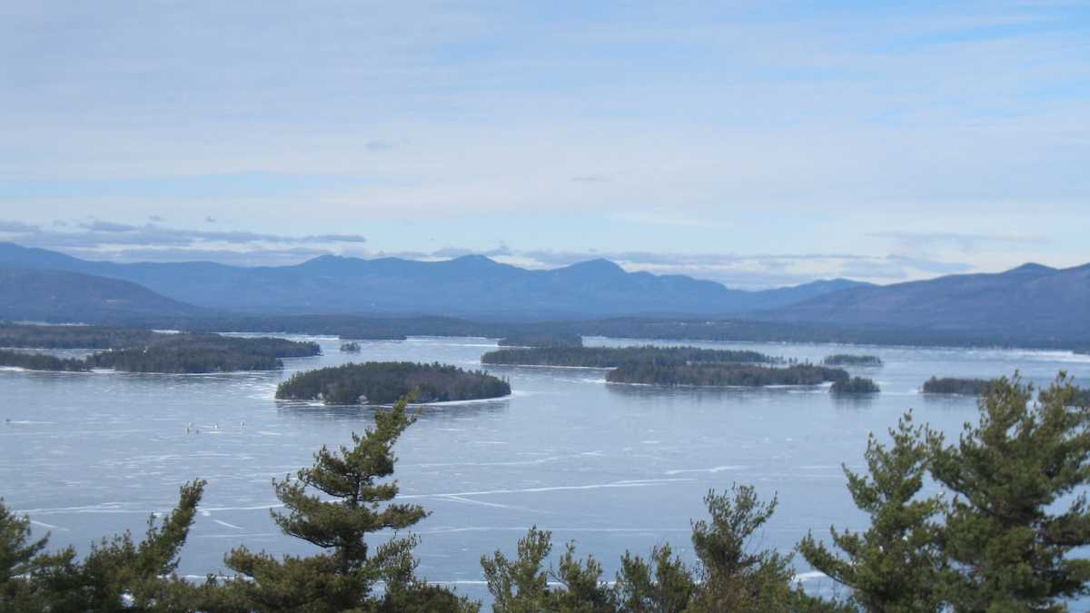 Finally, Lake Winnipesaukee is fully covered in ice