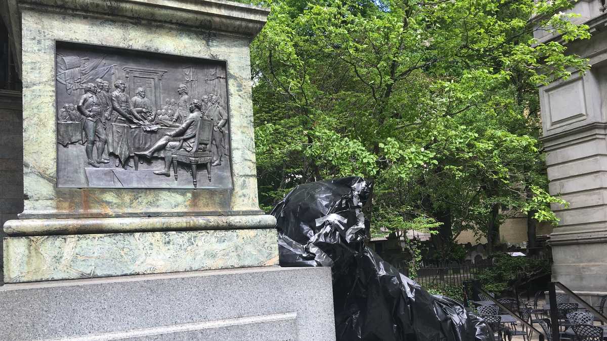 Ben Franklin Statue At Bostons Old City Hall Toppled By Winds