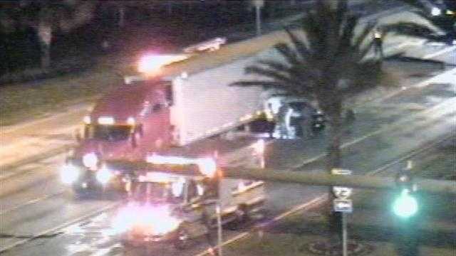 Palm Beach Gardens woman killed in collision with semi-truck
