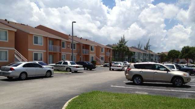 One person was shot during a robbery attempt at the Hampton Court apartments. (Ted White/WPBF)