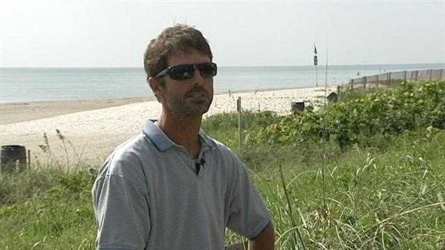Larry Lumb tells WPBF 25 News how he was able to swim for hours after he got separated from his brother while diving for lobsters.
