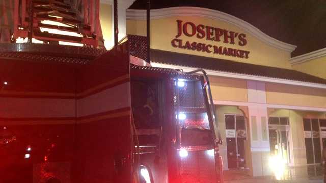 Investigators are trying to figure out what sparked a fire at a restaurant early Thursday morning. (Photo: Chris McGrath/WPBF)