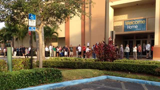 Voters stood in line early Tuesday morning in Royal Palm Beach. (Photo: Chris McGrath/WPBF)