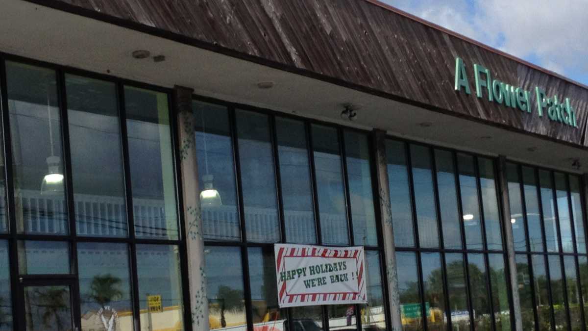 Lake Worth flower shop blooming again after fire