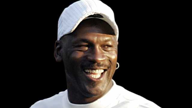 Basketball legend Michael Jordan applied for a marriage license Thursday at the main Palm Beach County courthouse.