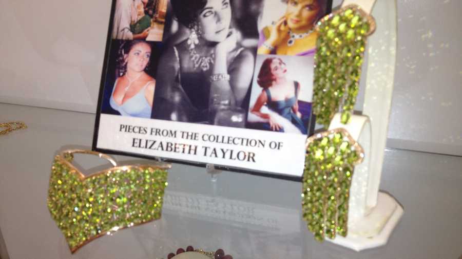 This jewelry comes from "Cleopatra" actress Elizabeth Taylor's personal collection.