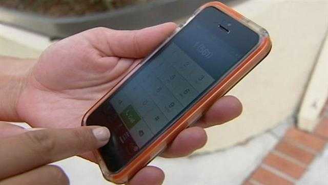 Police in Delray Beach say thieves across the county are targeting unsuspecting cellphone owners.