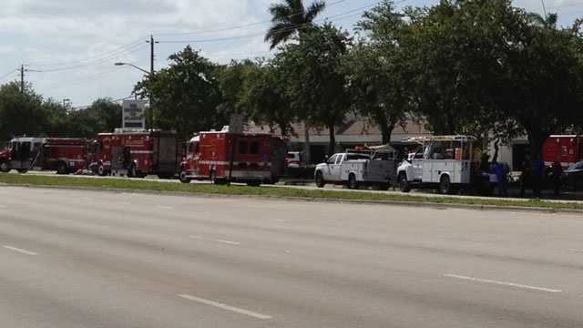 Stretch of Lantana Road closed for gas leak
