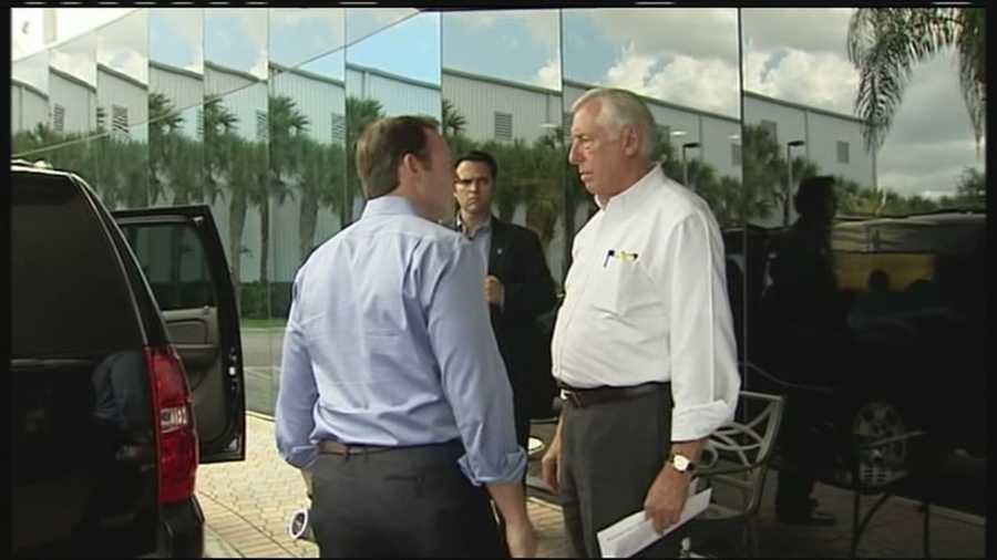 U.S. Rep. Patrick Murphy invites top House Democrat Steny Hoyer to tour the toxic water plaguing the St. Lucie River.
