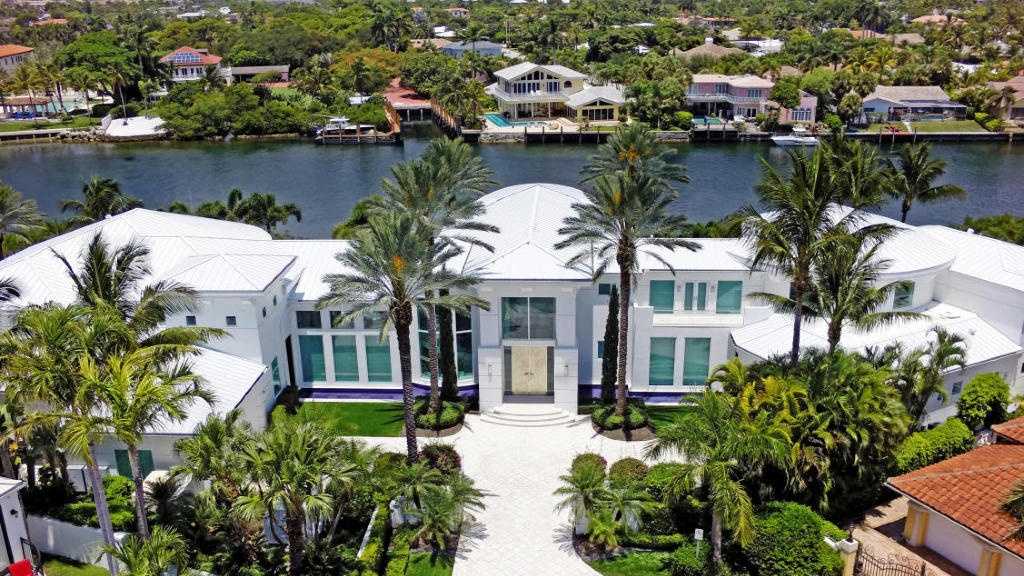 Remarkable intracoastal estate in Boca Raton for 18.9M