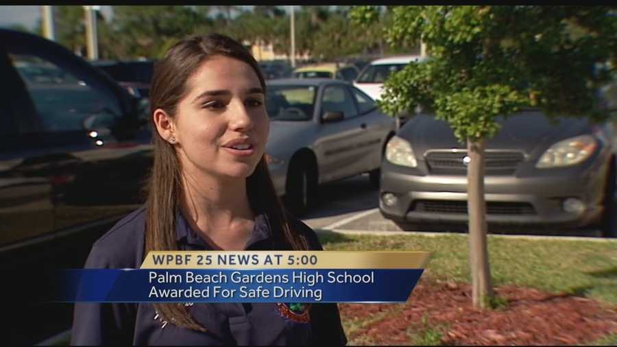 It’s hard enough to get your teenager to clean their room, imagine getting them to sign a pledge promising to drive safely! But that’s exactly what students at Palm Beach Gardens high recently did and in doing so won their school $25,000.