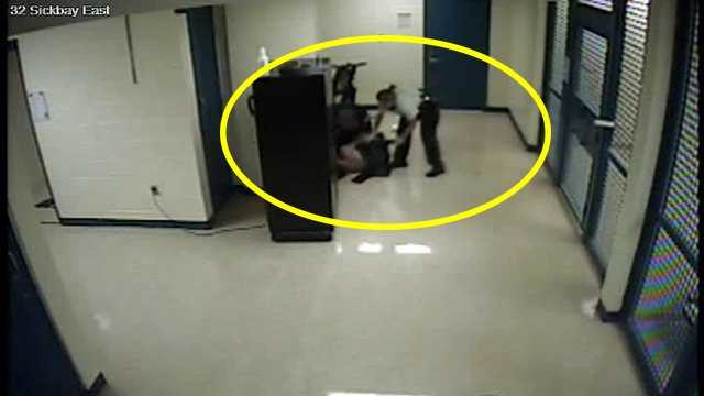 Video Captures Female Inmates Attack On Irc Corrections Deputy 0068