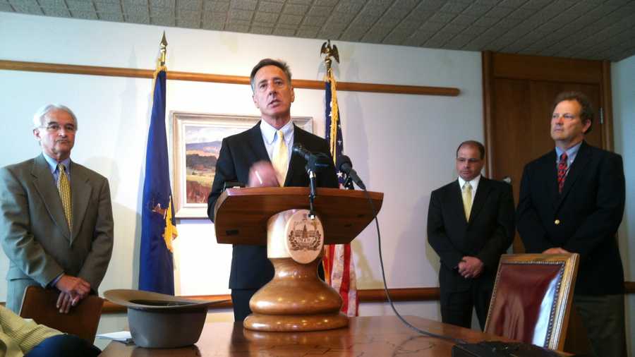 Gov. Peter Shumlin at his weekly news conference in Montpelier, with Attorney General Bill Sorrell (L) and Commerce Secretary Lawrence Miller (R) looking on.