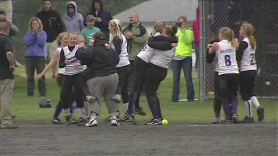 Oxbow walks off winners and advances to title game