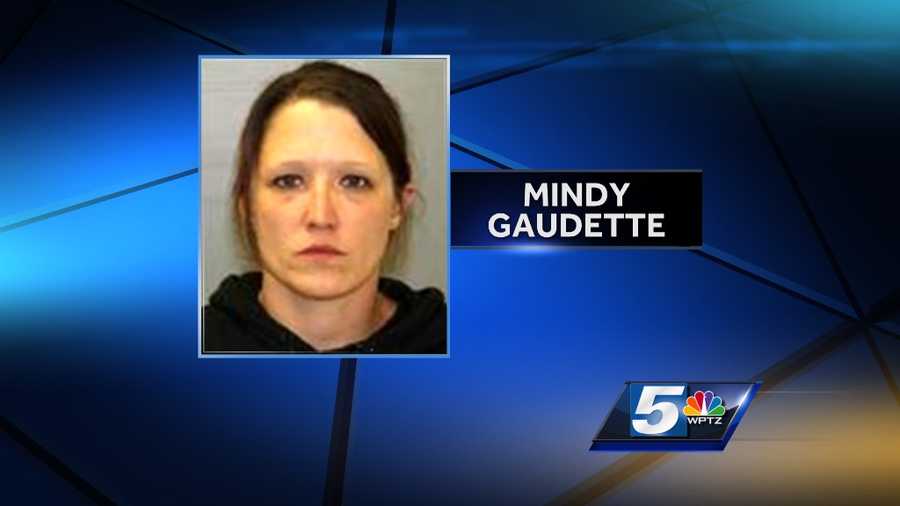 Police Woman shoplifted with children in tow