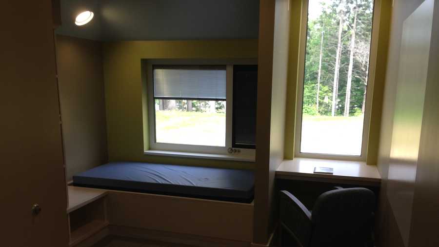 New Vt. psychiatric hospital struggles to hire staff