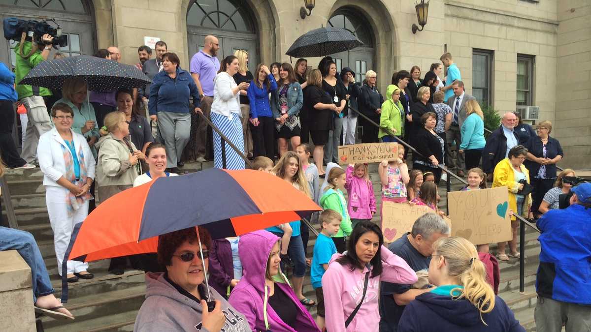 Photos: Community rally for first responders