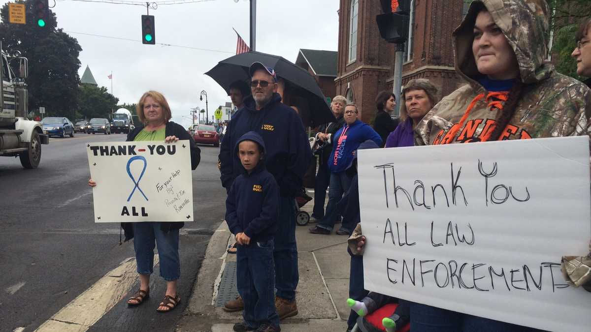 Photos: Community rally for first responders