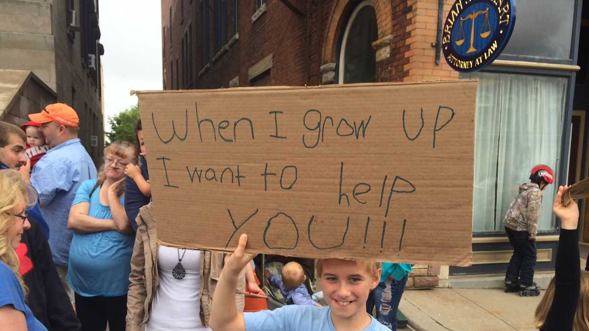 Photos: Community rally for first responders