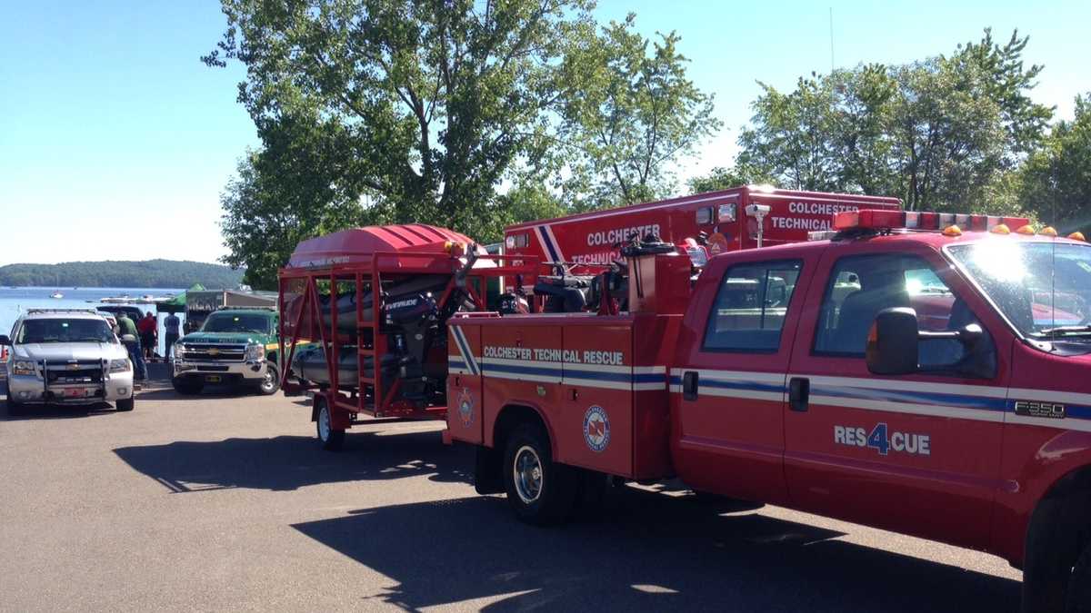 Photos Search for missing boater in Malletts Bay