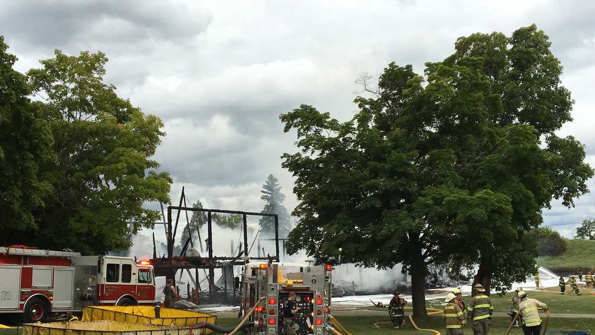 Shelburne Old Barn Fire photos