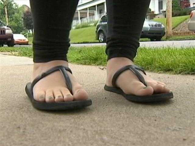 School hot sale flip flops