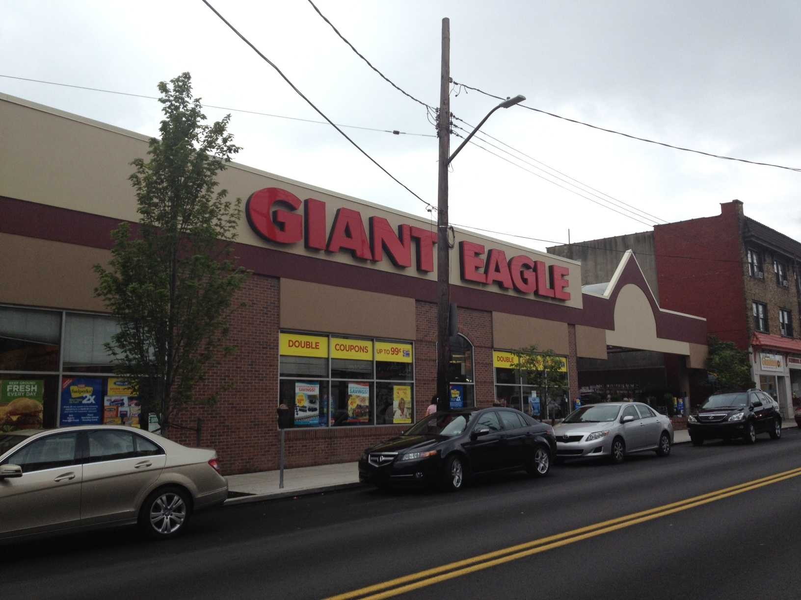 Giant Eagle to take competitors' coupons