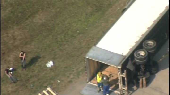 Tractor-trailer crashes on ramp to Route 22