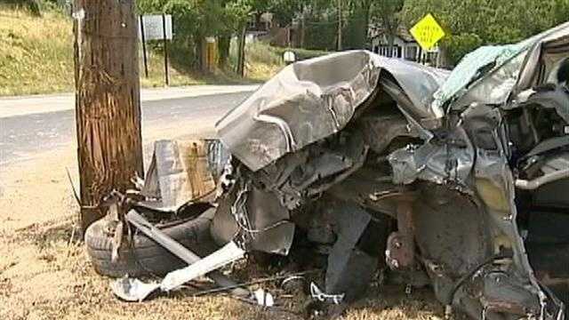 Police Man Crashes Stolen Car Into Pole After Chase 5446