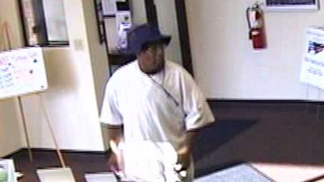 In photos: FBI needs help identifying bank robbery suspect