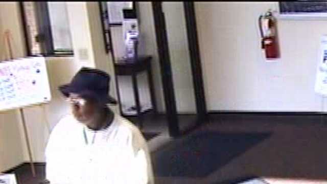 In photos: FBI needs help identifying bank robbery suspect