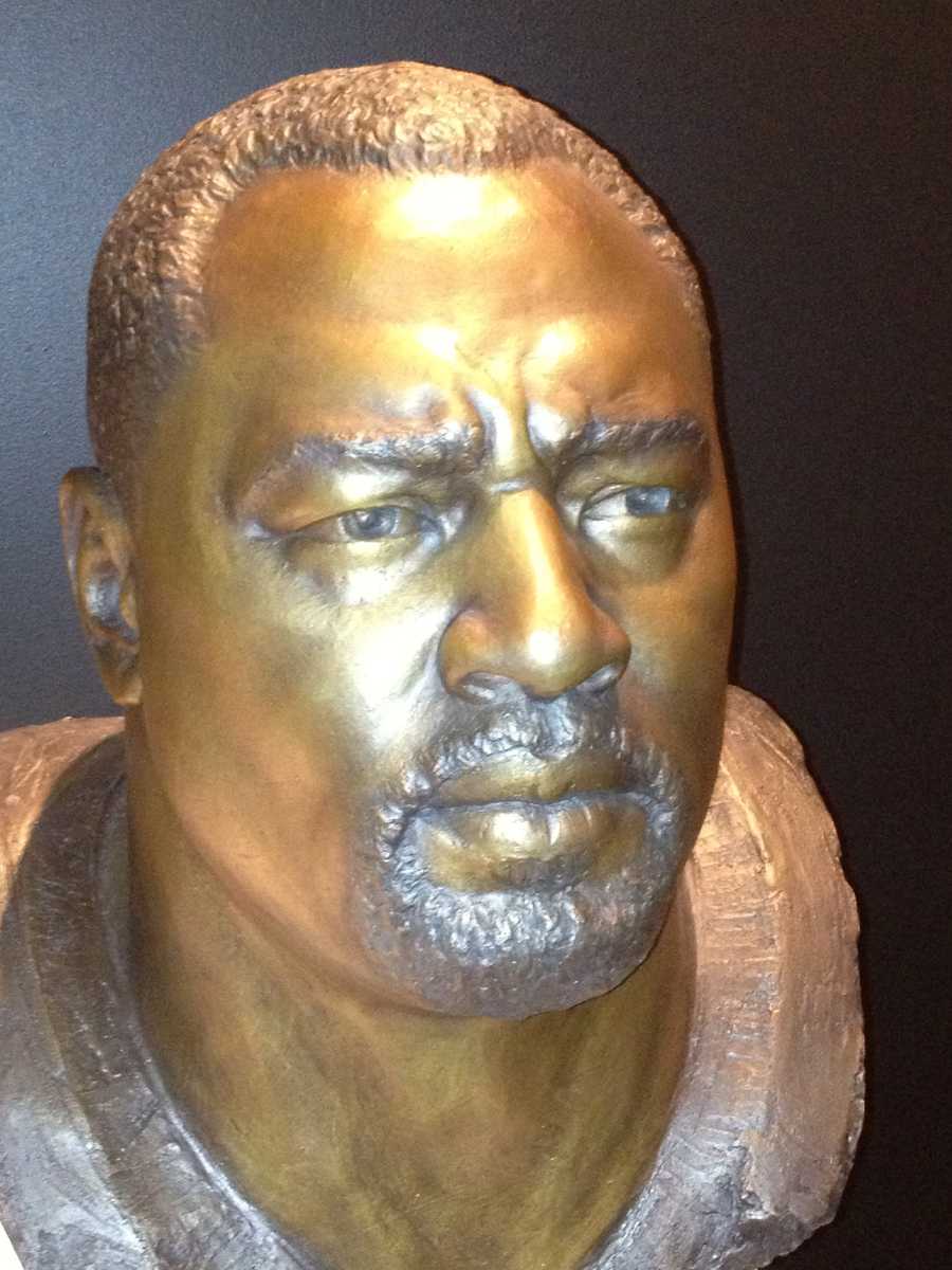 In photos: Steelers Hall of Fame busts come to Heinz History Center