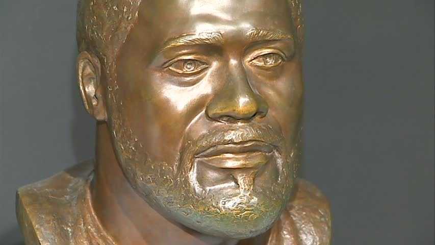 In photos: Steelers Hall of Fame busts come to Heinz History Center