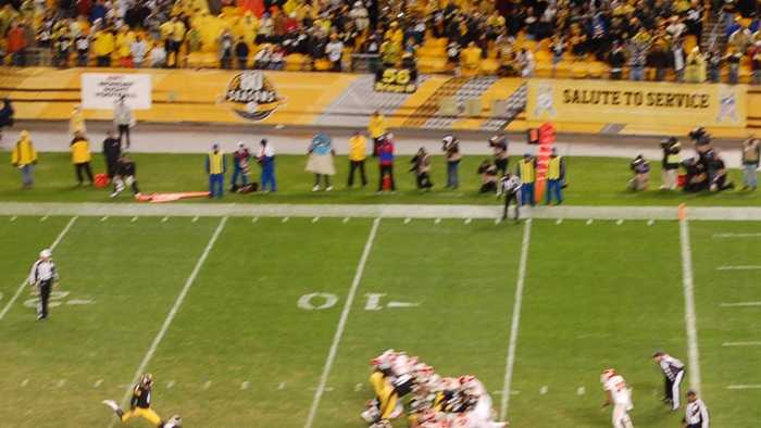 Shaun Suisham kicks the game-winning field goal in overtime as the Pittsburgh Steelers beat the Kansas City Chiefs, 16-13.
