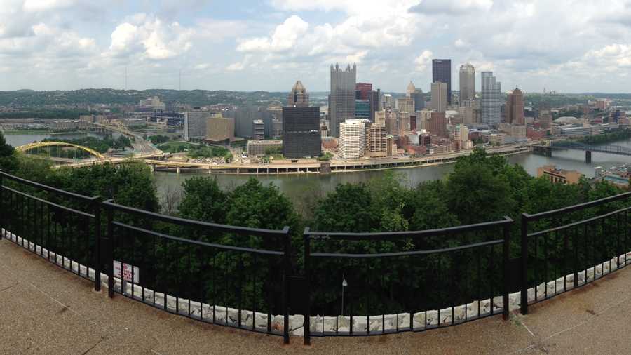 A panoramic view of downtown Pittsburgh from Mount Washington.