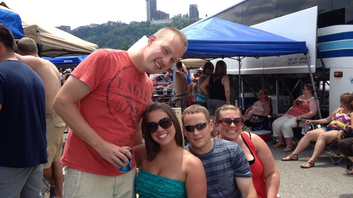 Kenny Chesney Concert Tailgating Fans on the North Shore