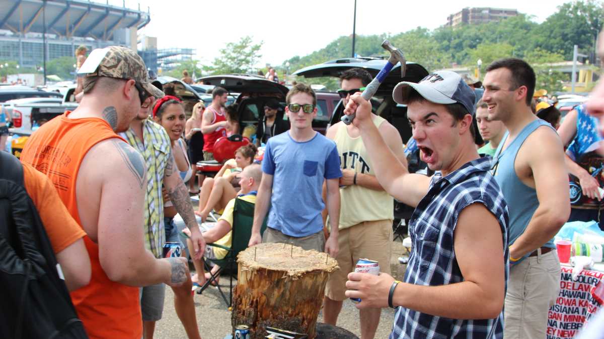 Kenny Chesney Concert Tailgating Fans on the North Shore