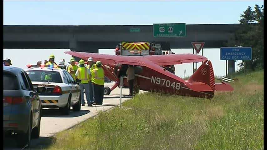 Small plane lands on Mon-Fayette Expressway