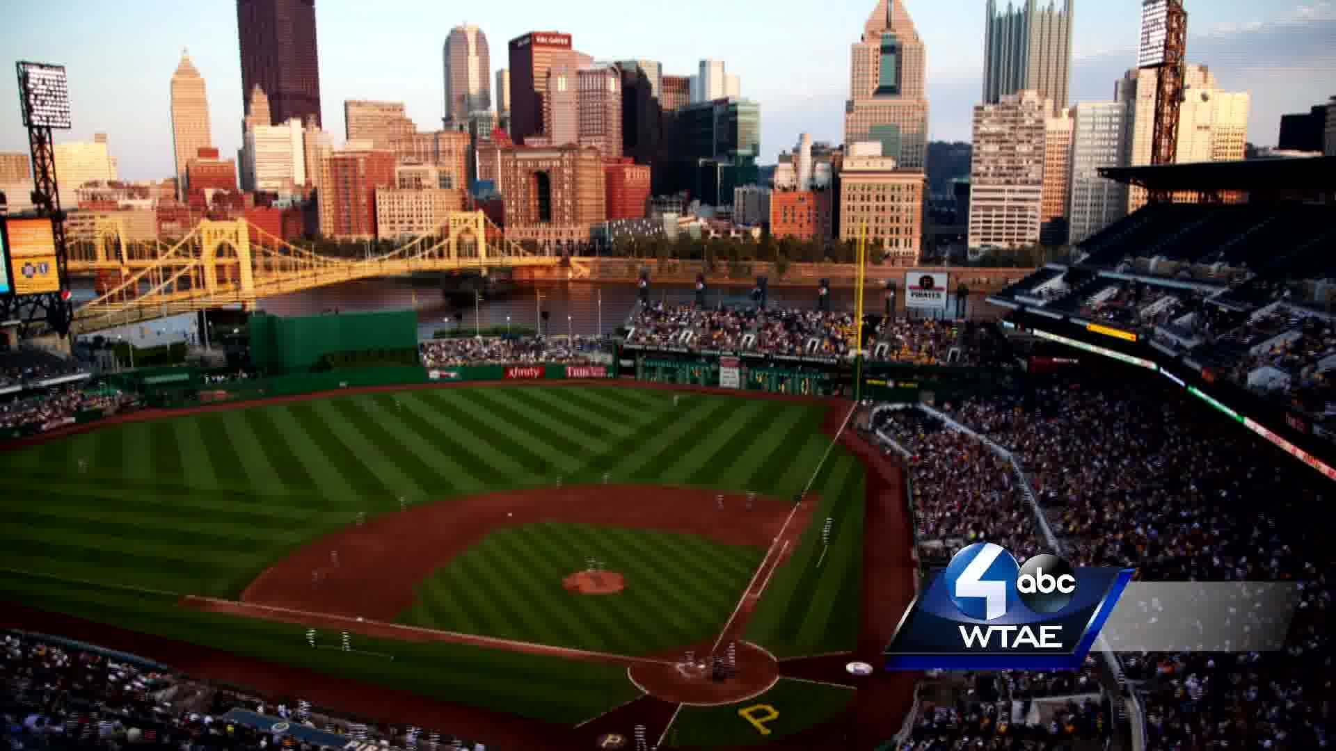 PNC Park and Clemente Bridge Sold Out Crowd on Fireworks -  Israel