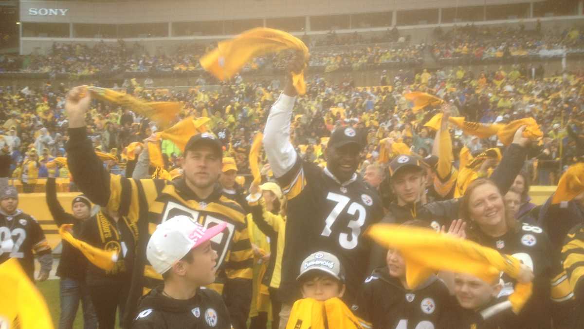 Photos: 'Sons of Anarchy' star leads Terrible Towel Twirl 