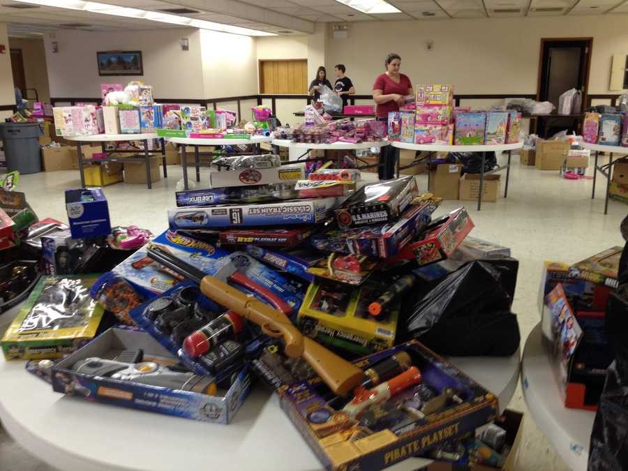 Photos Salvation Army overwhelmed by Christmas toy donations