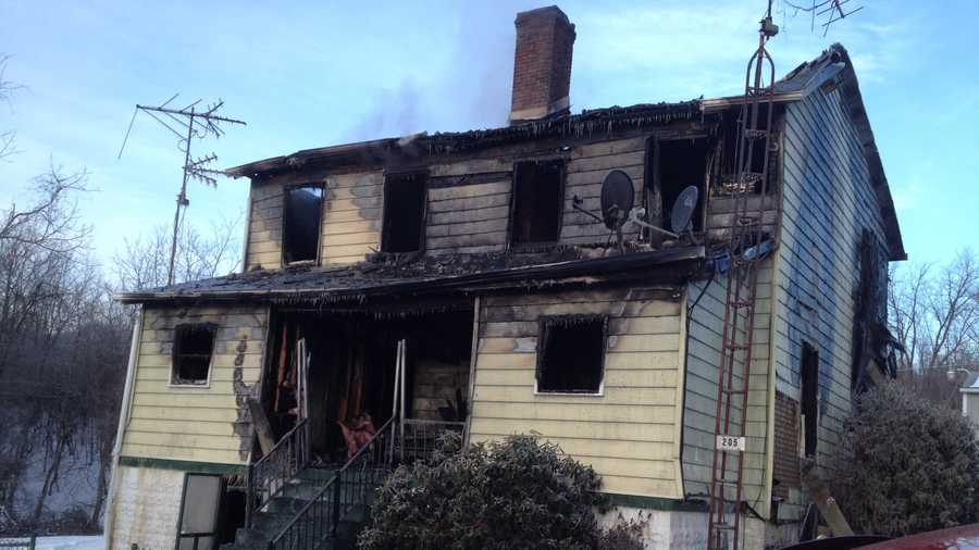 Man Escapes House Fire Climbing Down Tv Antenna