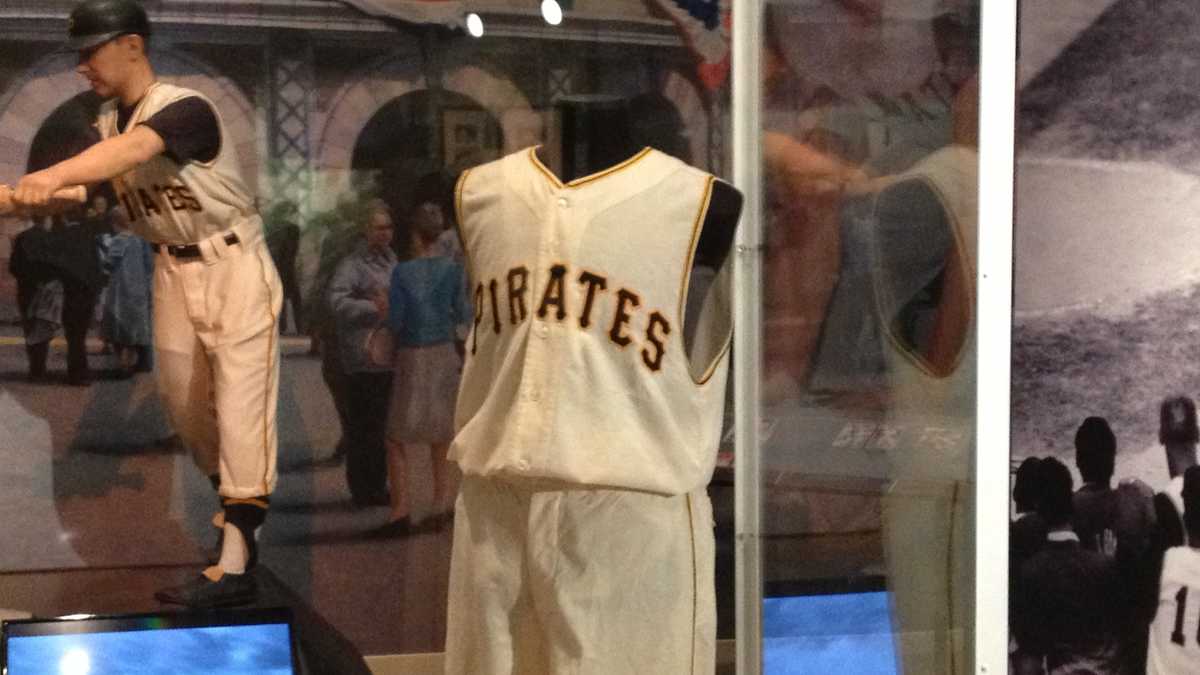 Bill Mazeroski's bat and Pirates uniform from 1960 World Series donated to  Western Pennsylvania Sports Museum
