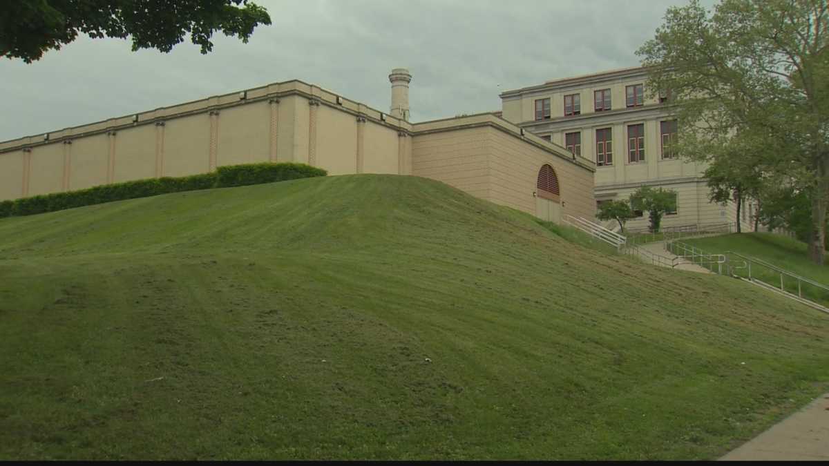 Lockdown lifted at 4 Pittsburgh Public Schools