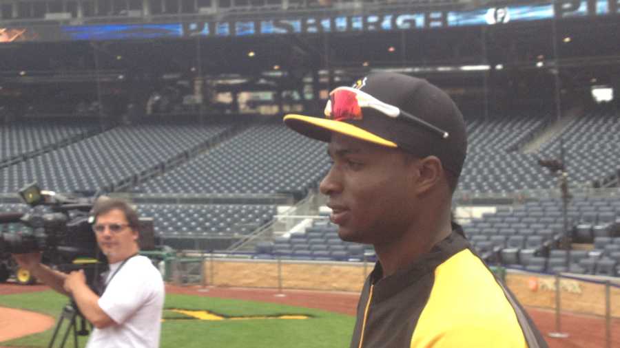 Pirates call up prized OF prospect Gregory Polanco