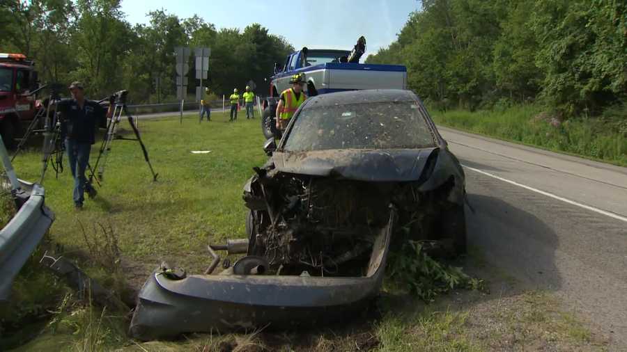 Photos Car in deadly Butler County crashed pulled from ravine