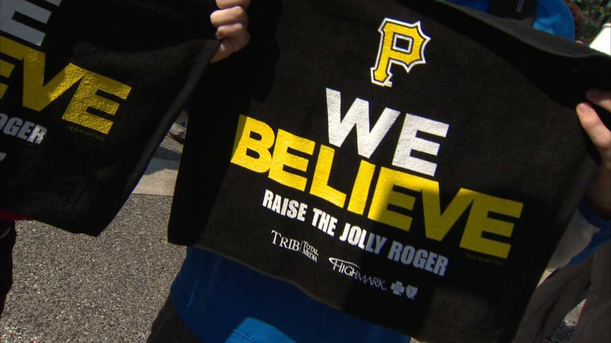 PITTSBURGH PIRATES RAISE THE JOLLY ROGER RALLY TOWEL