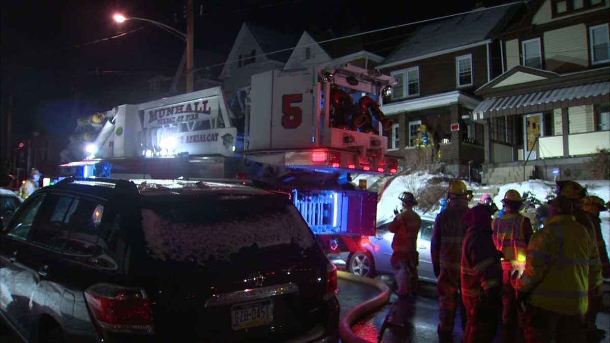 Crews contain early morning Munhall house fire