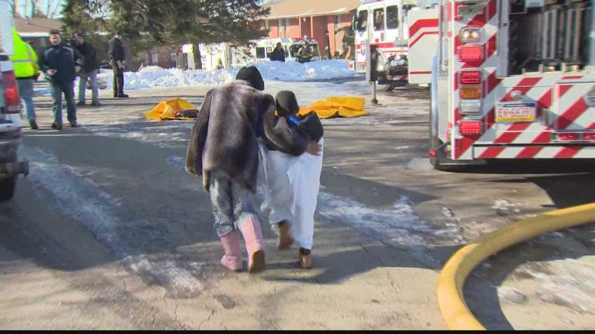 Monroeville fire forces dozens outside in frigid weather
