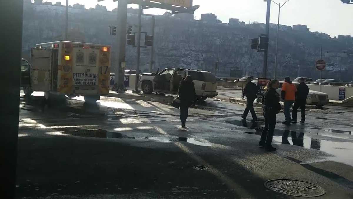 Seven injured in downtown Pittsburgh rushhour chase, crash